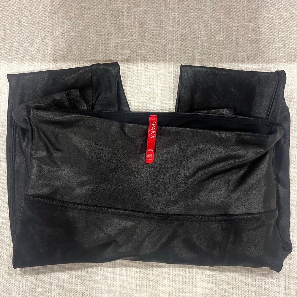 SPANX faux leather leggings size Medium EUC